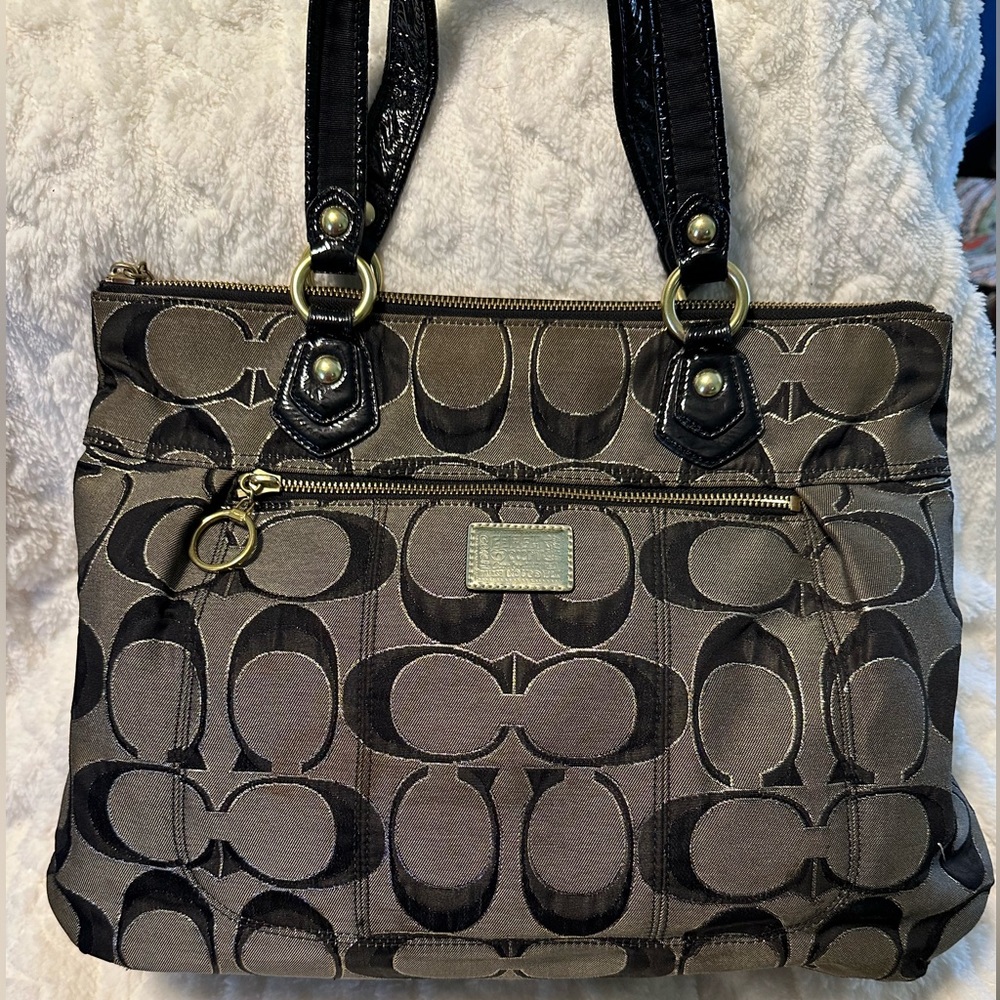 COACH POPPY TOTE GOOD CONDITION GRAY WITH BLACK
